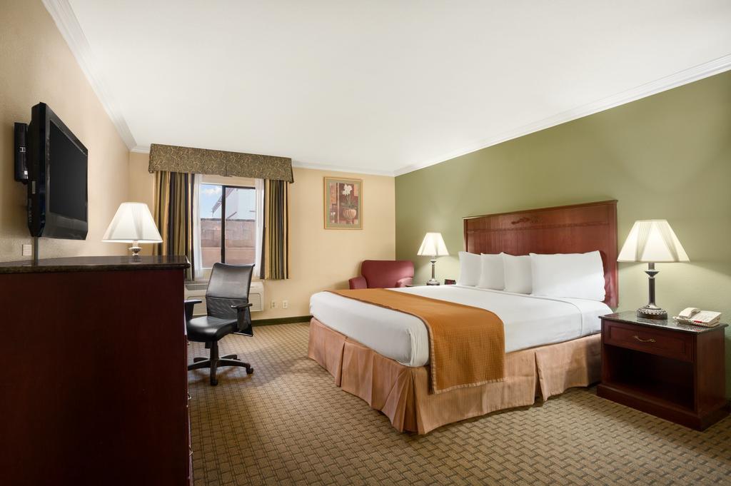 Howard Johnson By Wyndham Reseda Hotel & Suites Los Angeles Zimmer foto
